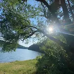 Und Am Teich Apartman *